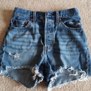 Never been worn Levi's high waist shorts